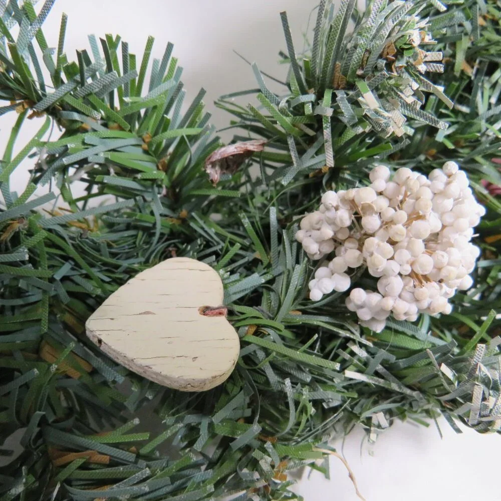 1980s Heart shaped Wreath THICK WIRE heart shaped frame NEEDS A REFRESH